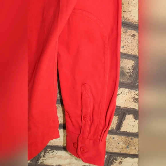 Duluth Trading Co. Women's red long sleeve button up shirt - Picture 7 of 8